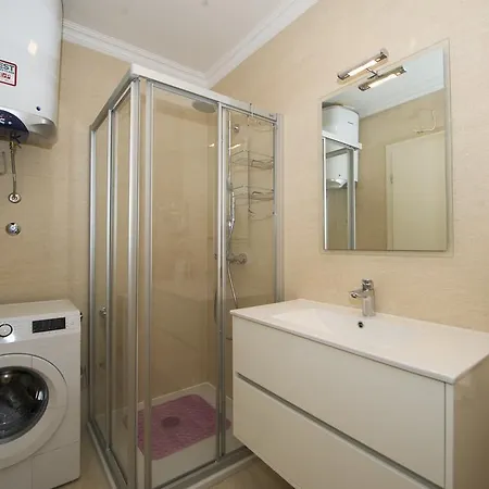 Apartment Leone Promajna