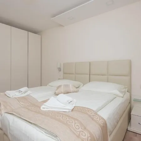 Apartment Leone Promajna