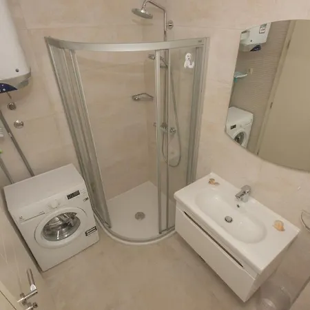 Apartment Leone Promajna