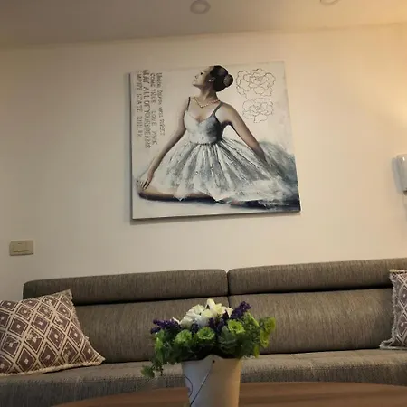 Leone Apartment