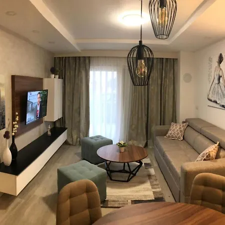 Leone Apartment Promajna