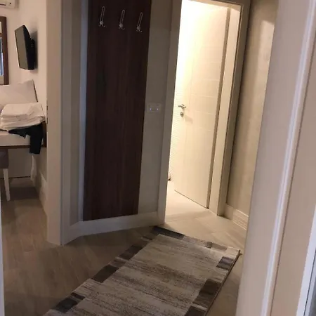 Apartment Leone Promajna