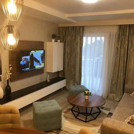 Leone Apartment